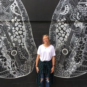 Meet your Posher, Julia